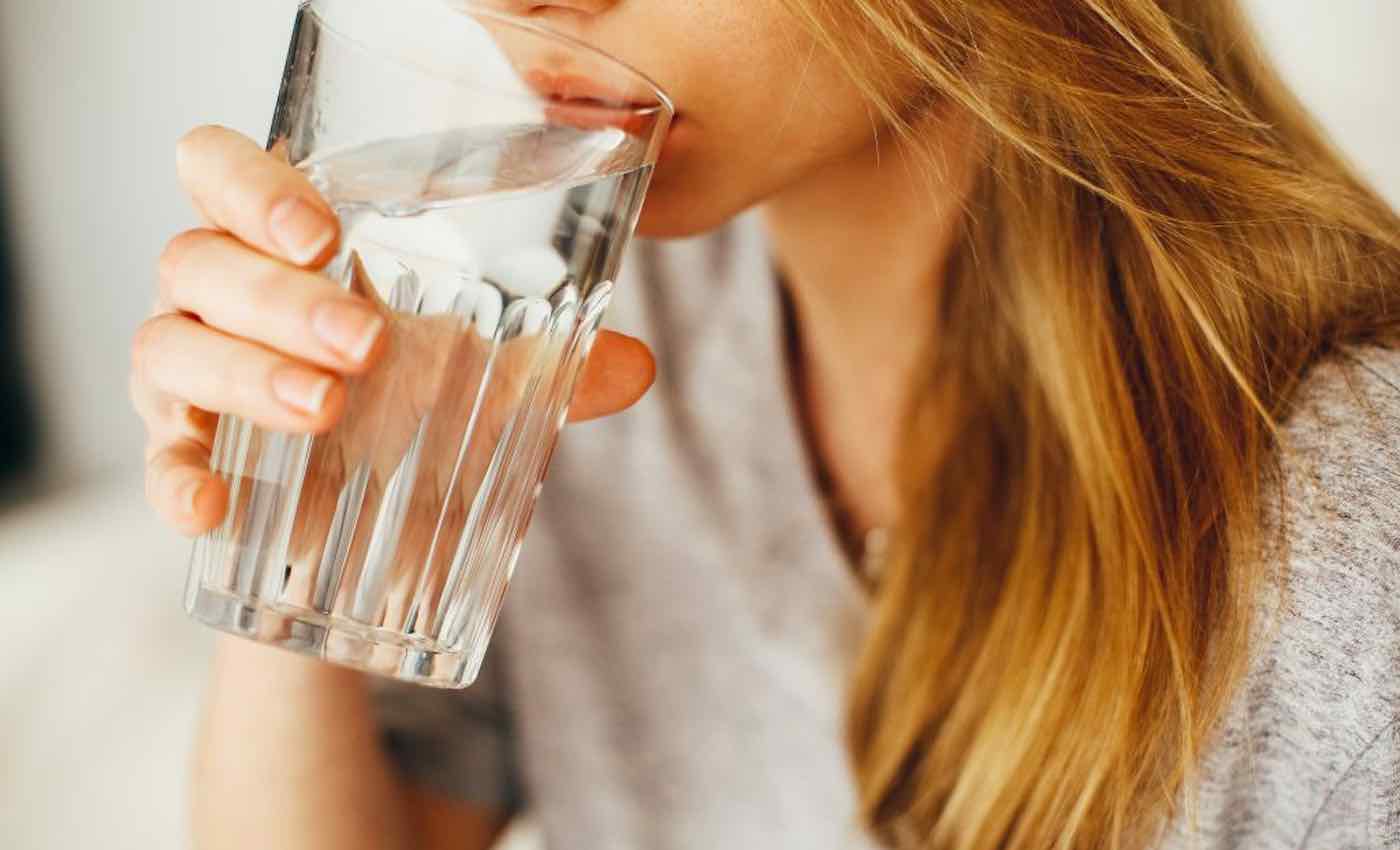 Americans Who Drink This Much Water a Day Are More Likely to ...