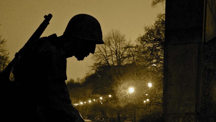soldier-silouette-cc-flickr-Lauri Heikkinen