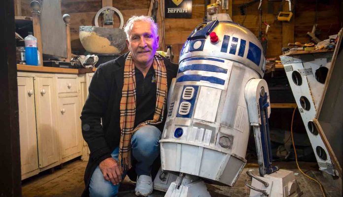 Ricky Butler and R2D2 Robot-SWNS