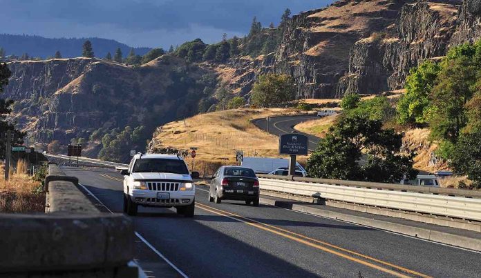 Car Driving Through Washington Mountains Scenic Road-CC Joe Mabel via Wikipedia COmmons