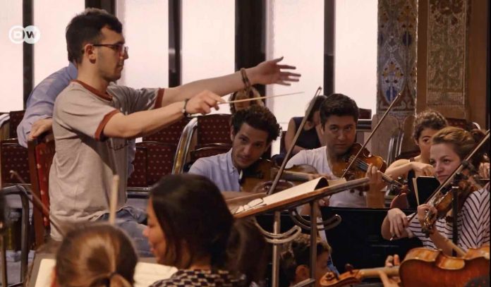 DW Orchestra Youtube Screenshot