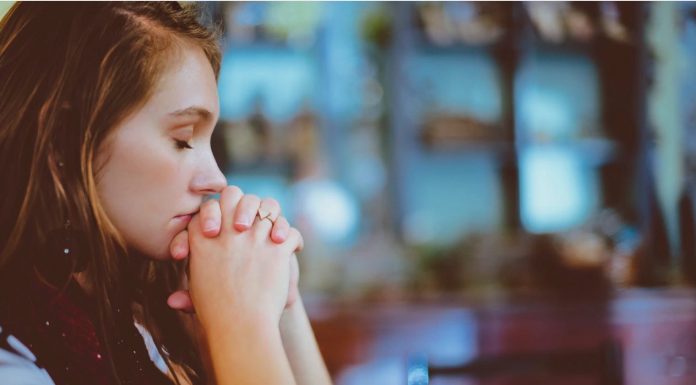 girl pray-meditating-thinking-silence-pubdomain-Ben White