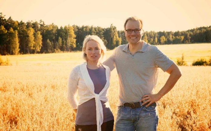 Helena Lumme and Mika Manninen-Released