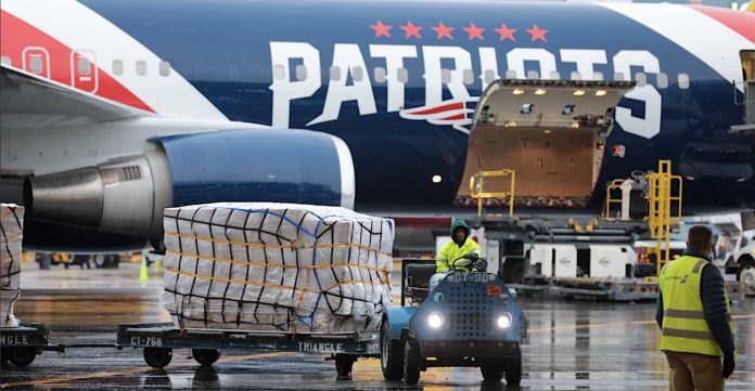 NE Patriots team plane delivers facemasks-Twitter-MassGovernor