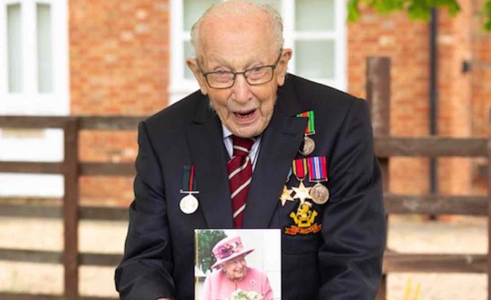 Captain Tom Moore With The Queen-Twitter