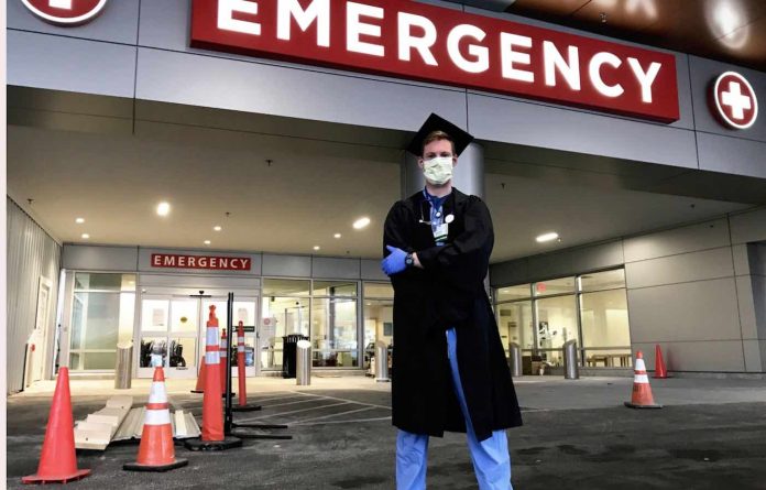 Medical Grad Student-Gowns 4 Good Website