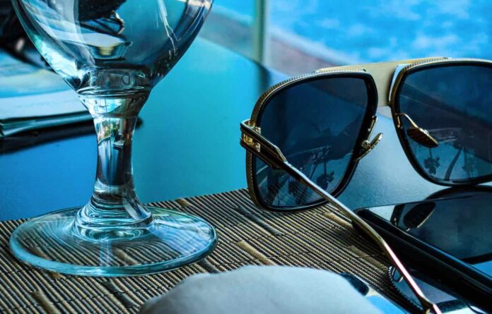 sunglasses relaxing wealth vacation-pubdomain-Vita Vilcina