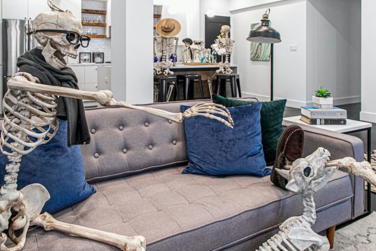 Real Estate Agent Uses Hilariously Posed 12Foot Skeletons to Fill Her