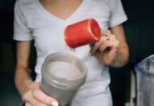 Estudio dice que Combinar un Batido de Proteínas Diario con Ejercicios no Sólo te Hace Más Fuerte, También te Hace más Inteligente
