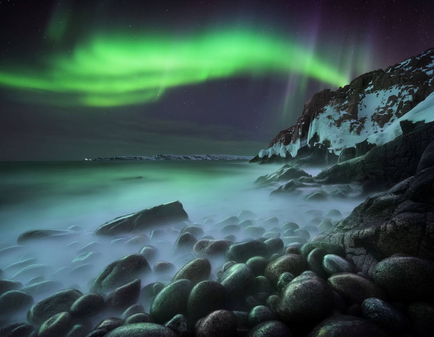 Lihat Pemenang Menakjubkan dari Kompetisi Fotografer Cahaya Utara Tahun Ini