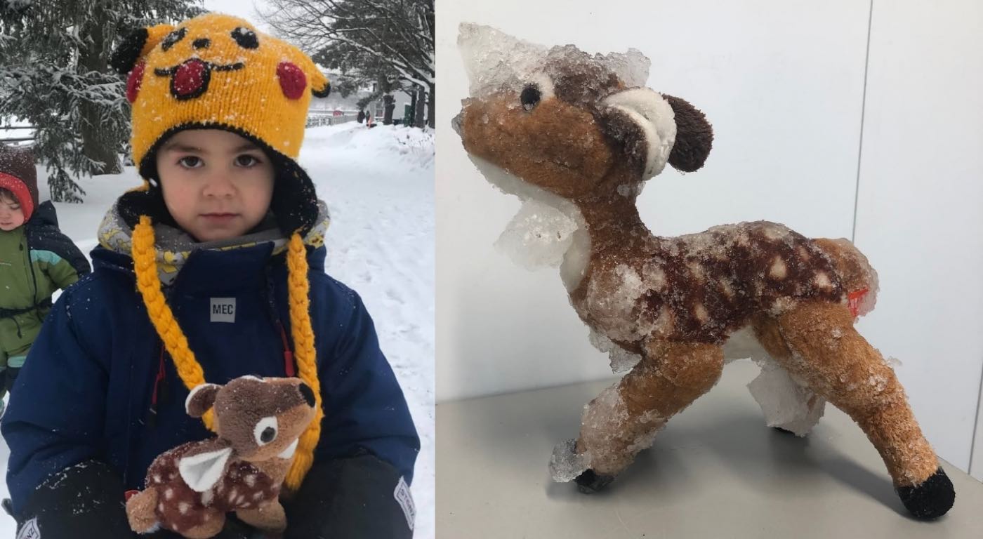 Boneka Bambi Anak Kecil Diselamatkan Dari Kanal Beku – Mereka Tidak Mengira Orang Akan Peduli