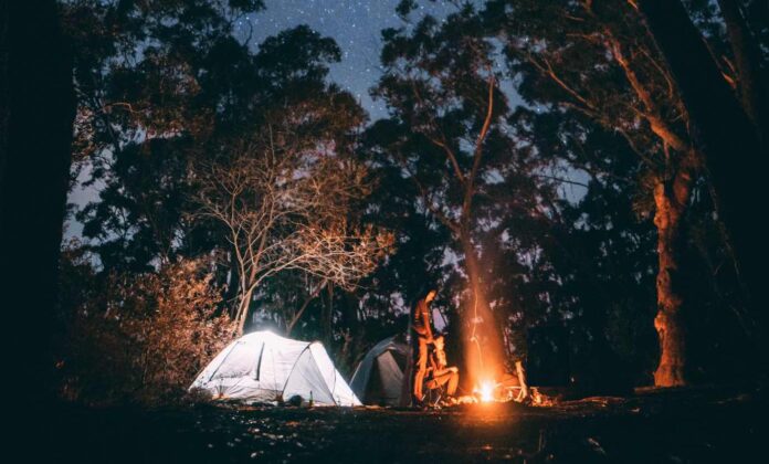 campfire tent camping stars vacation-pubdomain-Jonathan Forage