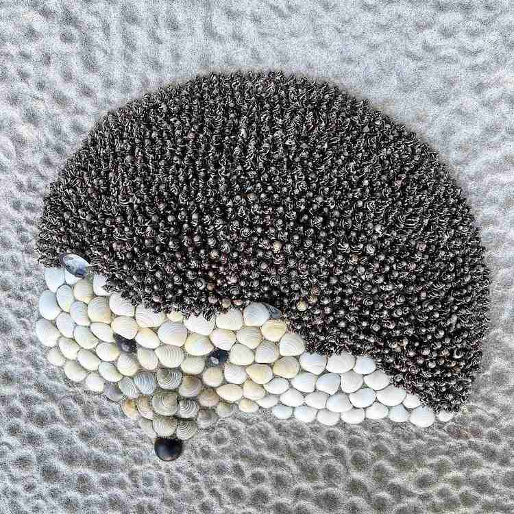 Anna Chan art mosaics of animals using seashells