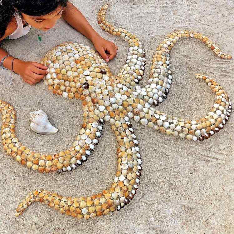 Anna Chan art mosaics of animals using seashells