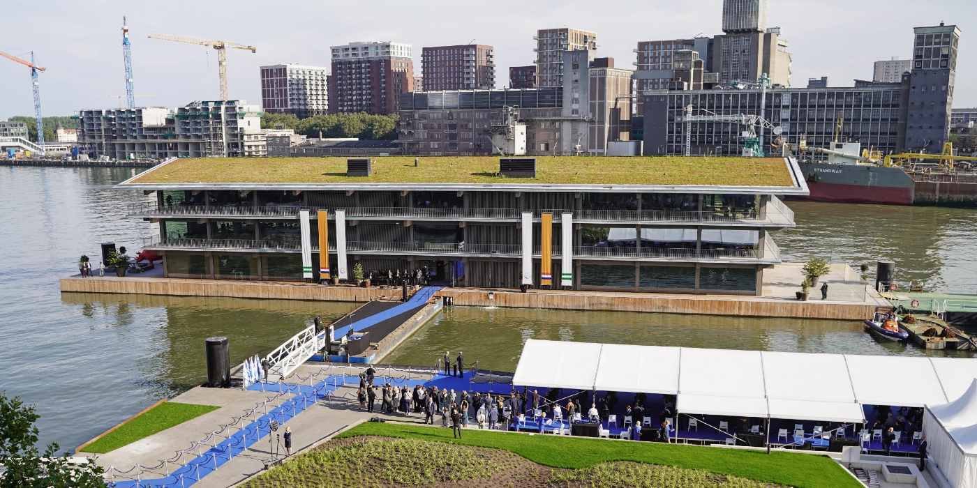Kantor Terapung Terbesar di Dunia Dibuka di Rotterdam dan Dirancang untuk Ketahanan Perubahan Iklim