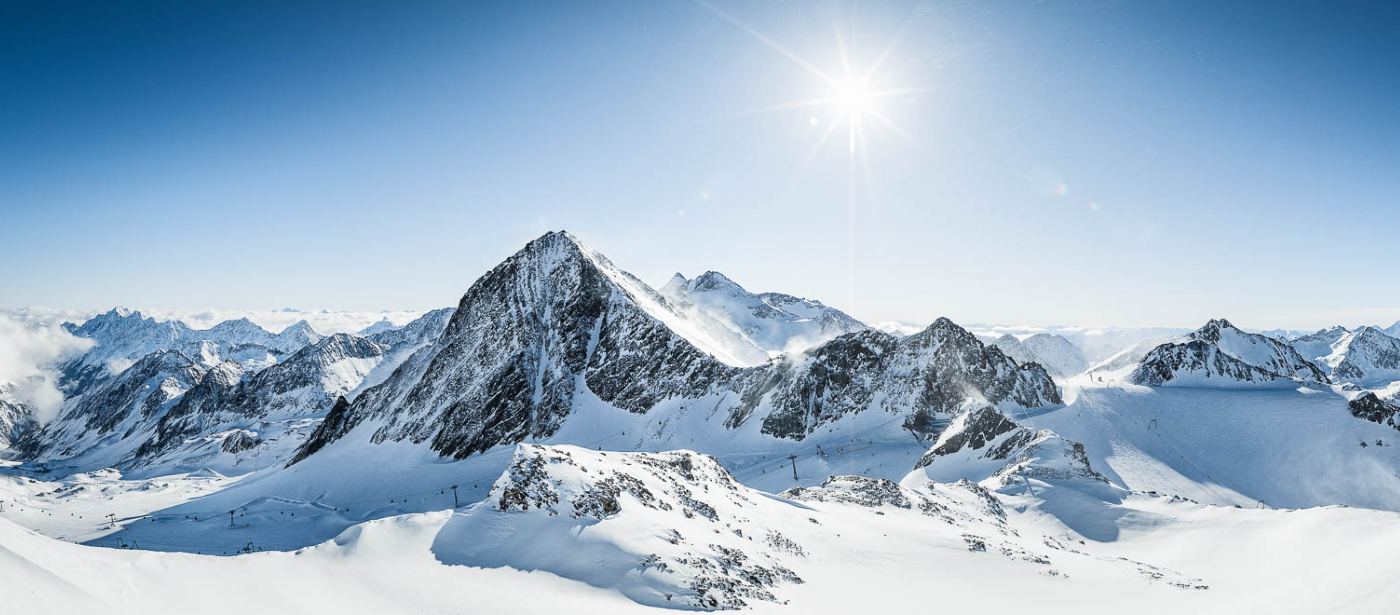 Sebuah Resor Swiss Membedung Gunung dengan Selimut untuk Mencegah Pencairan Gletser di Musim Panas