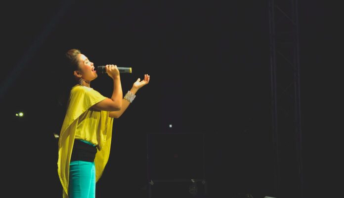 singer on stage confidence-pubdomain MD Duran