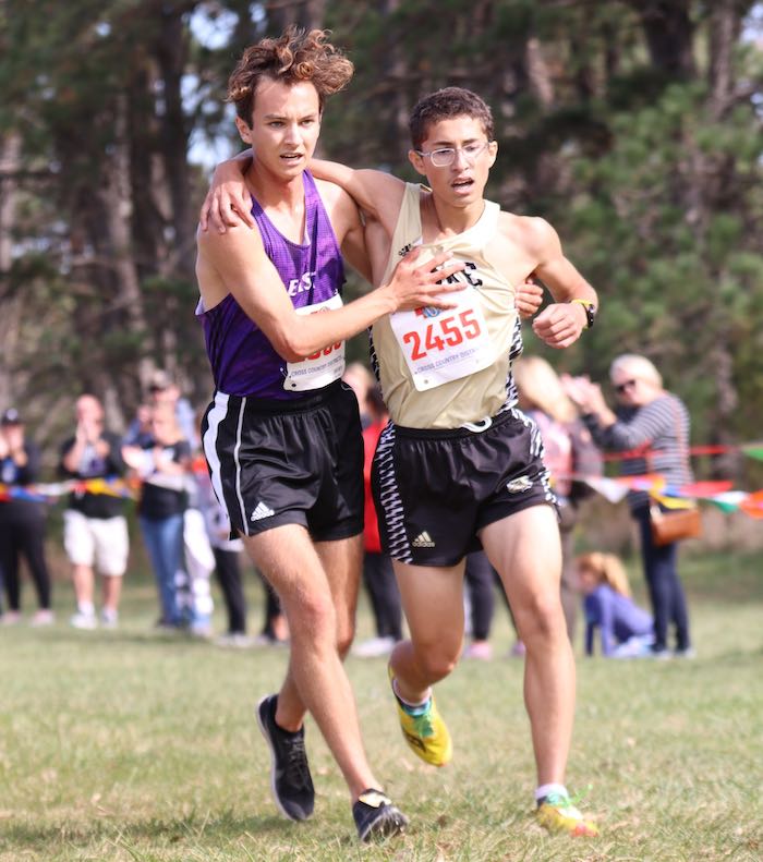 Nebraska Teen Runner Helps Competitor Finish Race After He