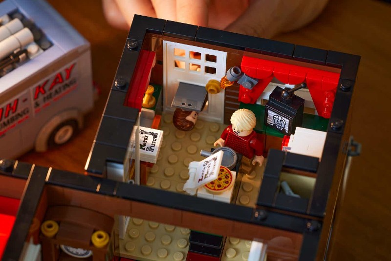 Incredible Home Alone LEGO Set Is Divided Like An Advent Calendar And Incredible Home Alone LEGO Set Is Divided Like An Advent Calendar And