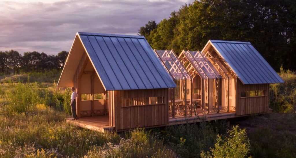 Fitness strukturelt Korridor This Cabin's Flexible Design Can Open To Nature or Enclose into Cozy Space  Again (Watch)