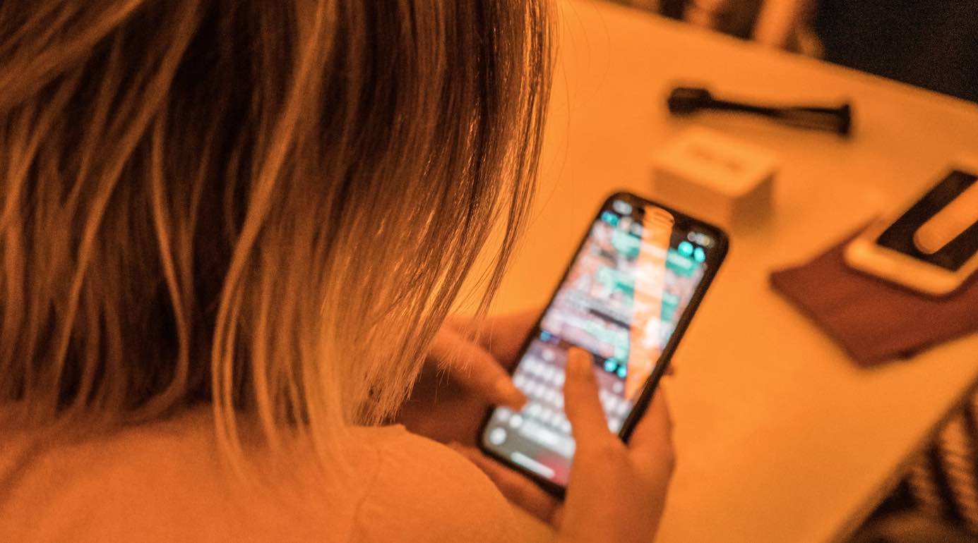 Hotline Pencegahan Bunuh Diri ‘988’ Baru Akan Menyertakan Opsi SMS untuk Memudahkan