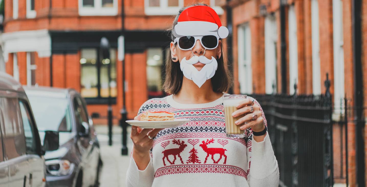Orang Inggris Mengungkapkan Tradisi Liburan Mereka yang Paling Dicintai, Seperti Sweater Natal