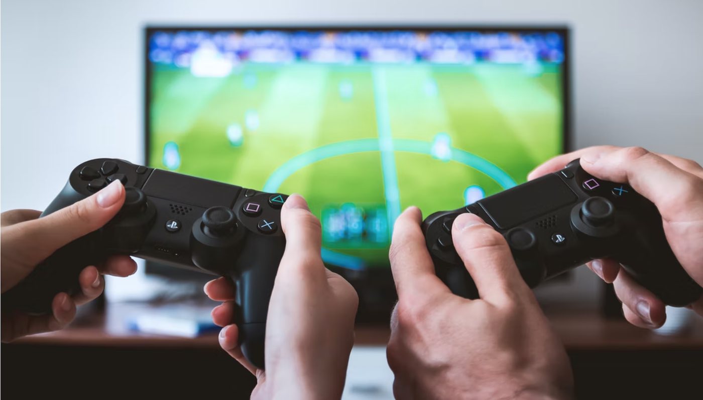 Playing online games with friends makes you happier: research