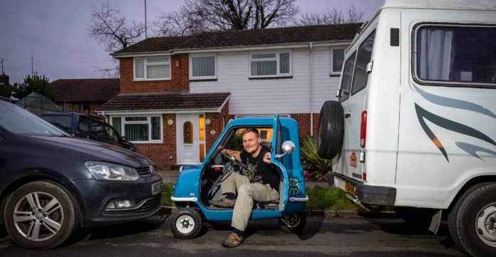 more-fuel-me-me-810773 swns