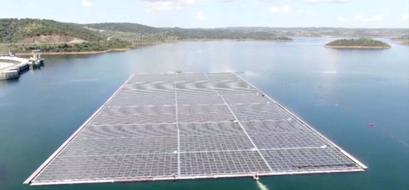 O maior parque solar flutuante da Europa integra-se totalmente na albufeira portuguesa