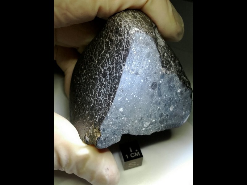 Meteorit Mars Tertua di Dunia Dilacak ke Kawah yang Tepat Tempat Asalnya