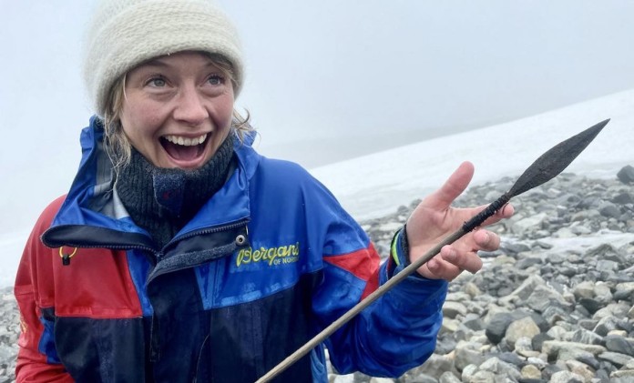 archaeologist finds ancient spear-SWNS