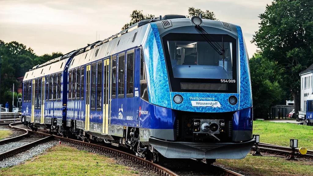 Die weltweit ersten zu 100 % mit Wasserstoff betriebenen Züge verkehren jetzt in Deutschland im Regionalverkehr, um Diesel zu ersetzen