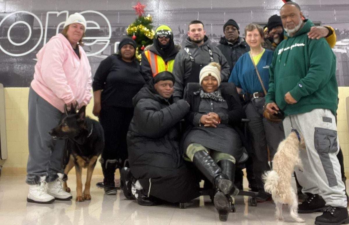 Polisi Memuji Pahlawan Lokal yang Membobol Sekolah untuk Menyelamatkan 24 Orang Selama Badai Salju New York