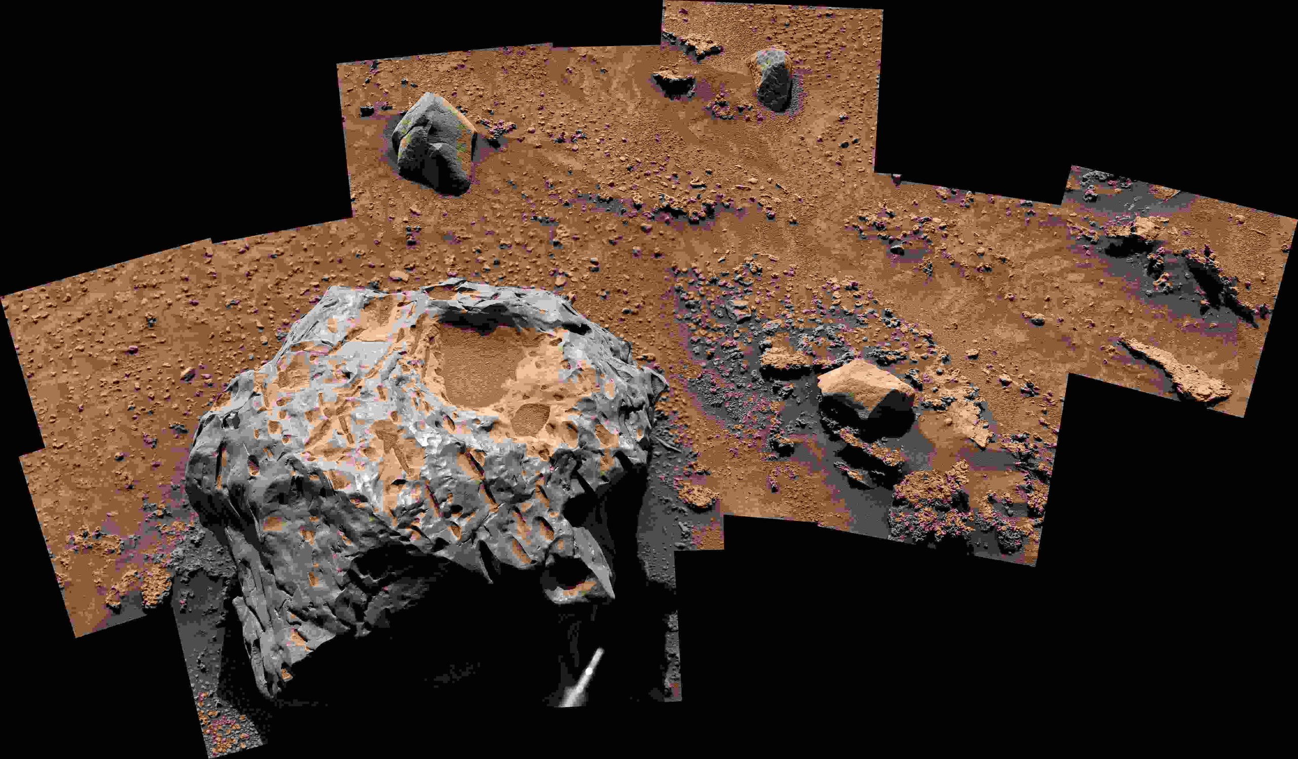 Tim Mars Rover Bersemangat Setelah Menemukan… ‘Batu.  Batu.  Batu.  Batu.  Batu.  Batu.  METEORIT!’