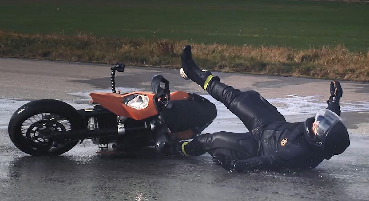 Motorcyclists Can Now Be Safe Thanks to ‘Airbag Jeans’ That Inflate