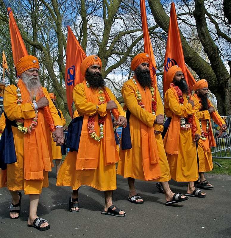 Sikhs Parading On Vaisakhi in Birmingham Cc 3.0
