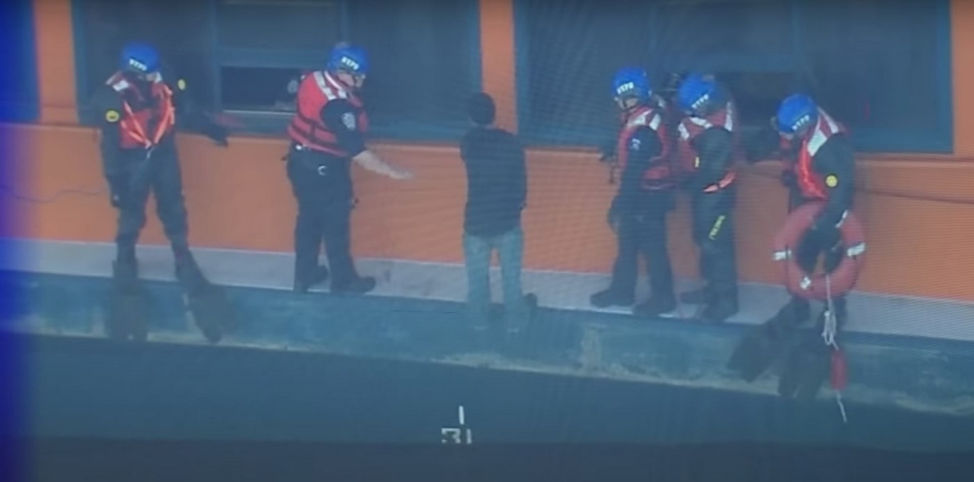 Polisi New York Menjemput Penumpang Bunuh Diri dalam Penyelamatan Pertama dari Jenisnya di Staten Island Ferry