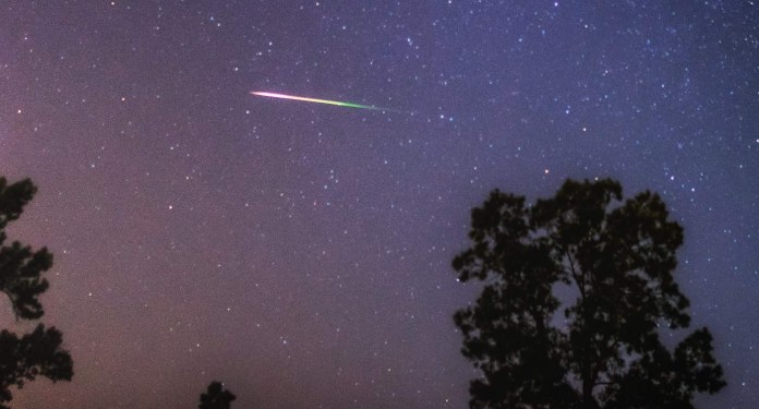 Perseid Meteor Shower-flickr-cc-Bill Dickinson