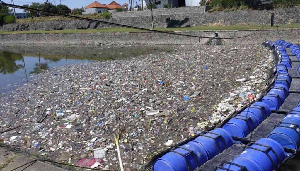 Inspired Youth Pulls 2.6 Million Pounds of Trash from Indonesian Rivers