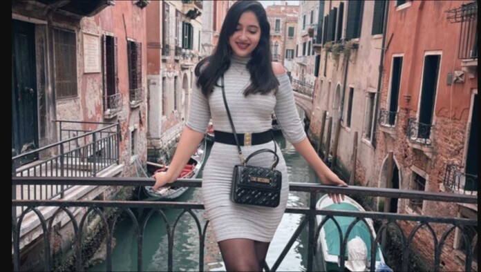 Zahra Tabibniya in Venice-SWNS