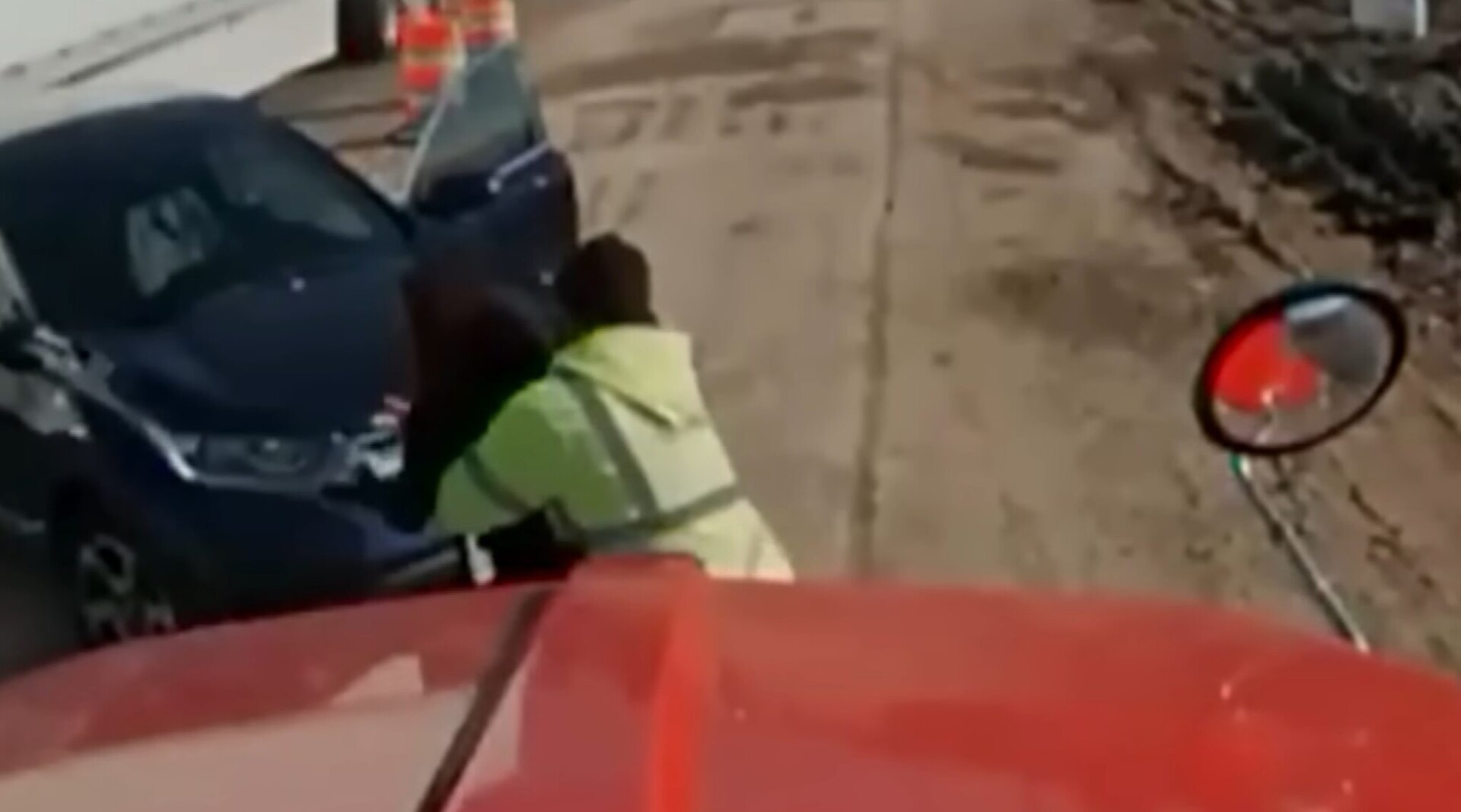 Hero Truck Driver Saves Choking Woman Who Showed Up at a Construction Site