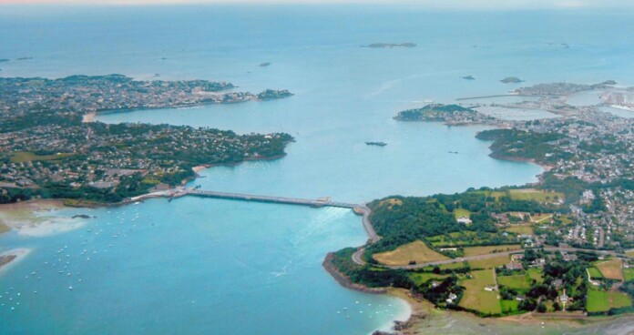 The Rance Tidal Power Station, which Mersey Tidal Power are studying to inform the construction of a simliar plant for Liverpool - public domain