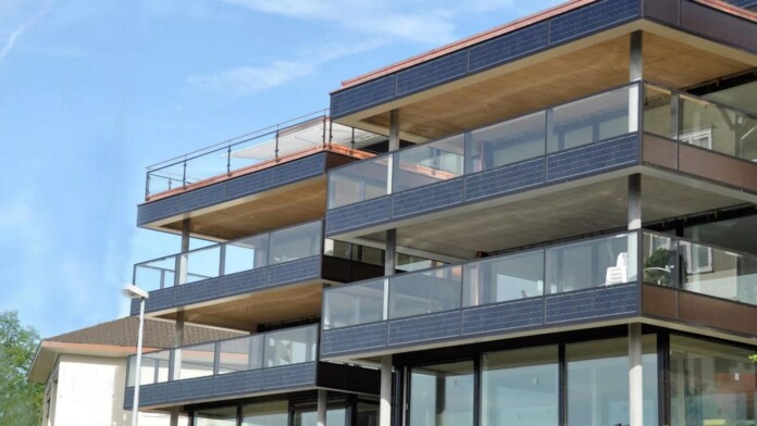 A solar balcony from Ertex Solar Austria. (2)
