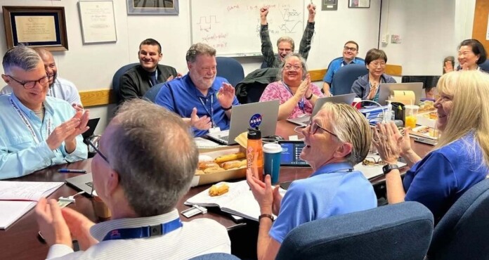voyager1 comms reconnect cheering-NASA JPL-Caltech