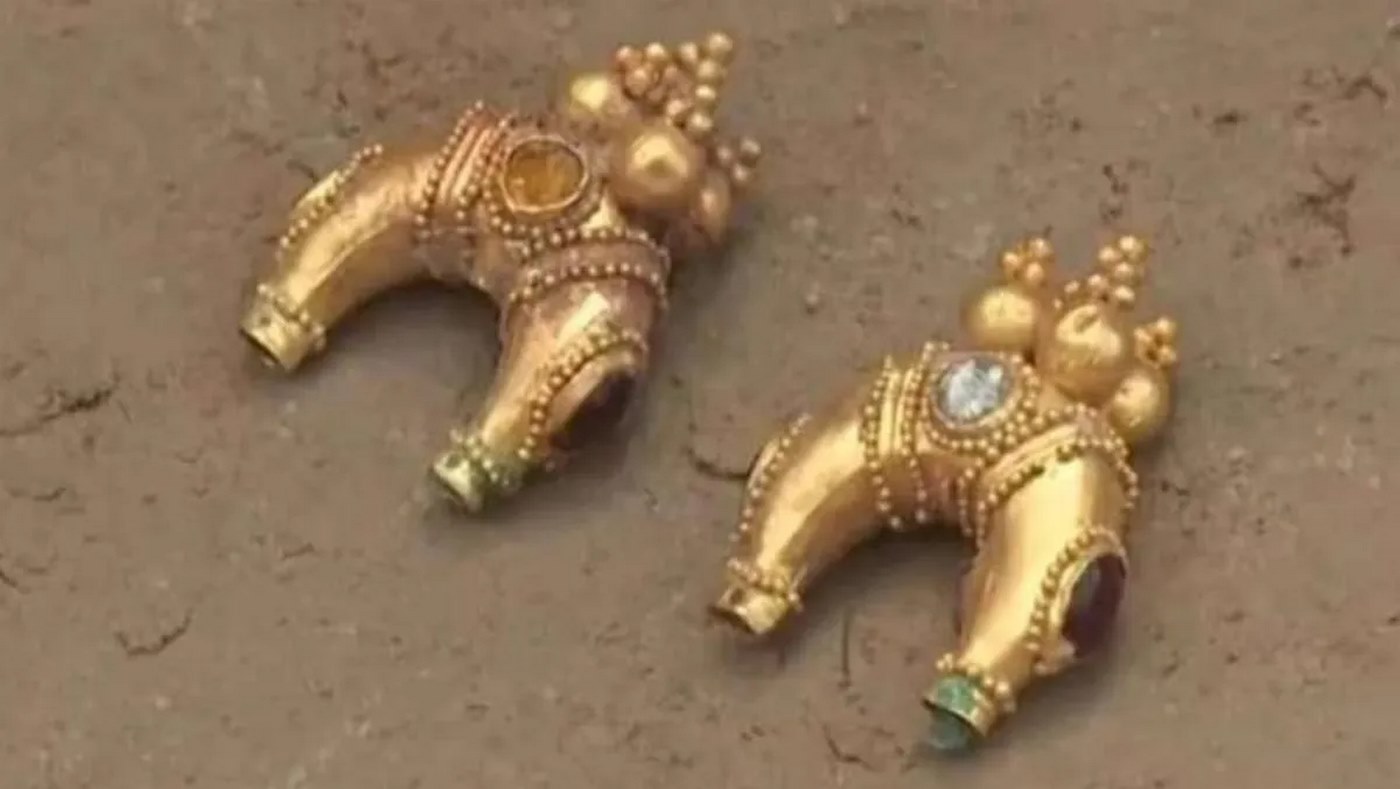 2,000-year-old Gold Jewelry from Mysterious Central Asian Culture Discovered in Kazakhstan