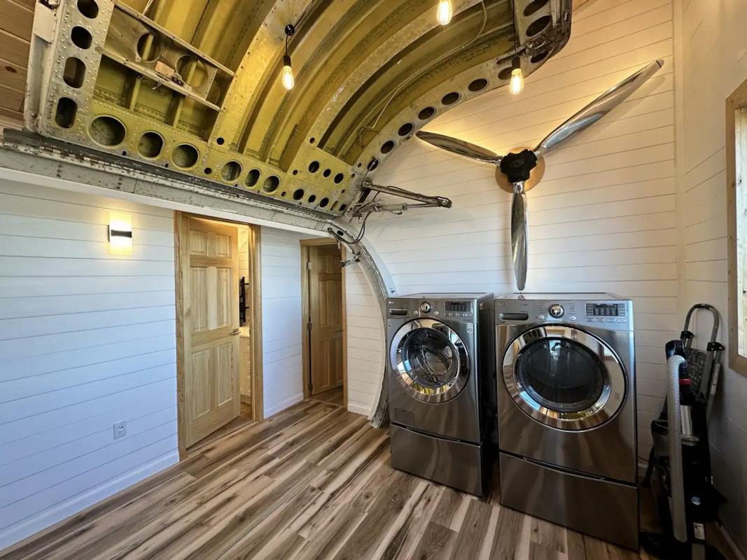Plan a Trip to Alaska and Stay in These Classic Airplanes Converted ...