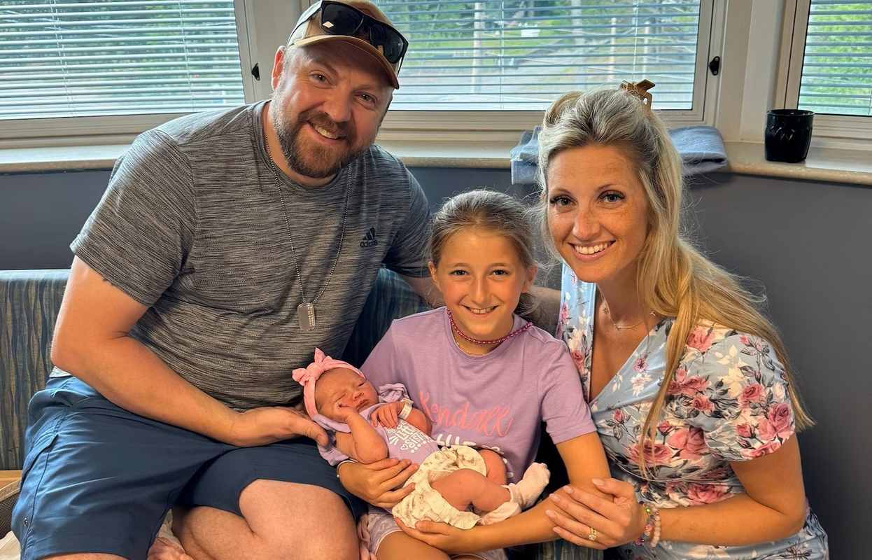 ‘Everything Went Right’ Says Dad Who Lost His Wedding Ring on the Highway While Delivering Newborn in Backseat