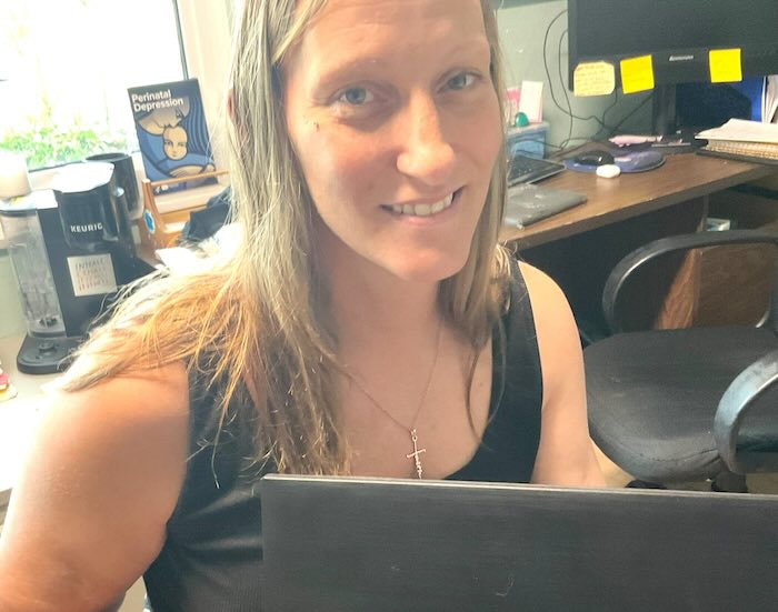 Retired ‘Tech Fairy’ Rebuilds Old Computers And Gives Them To Folks Who Can’t Afford One–700 Gifted So Far