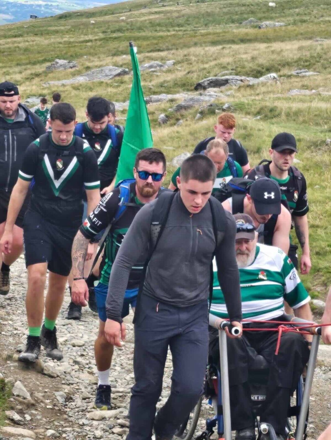 Rugby Team Carries Wheelchair-bound Dad up Snowdon Peak – Fulfilling ...