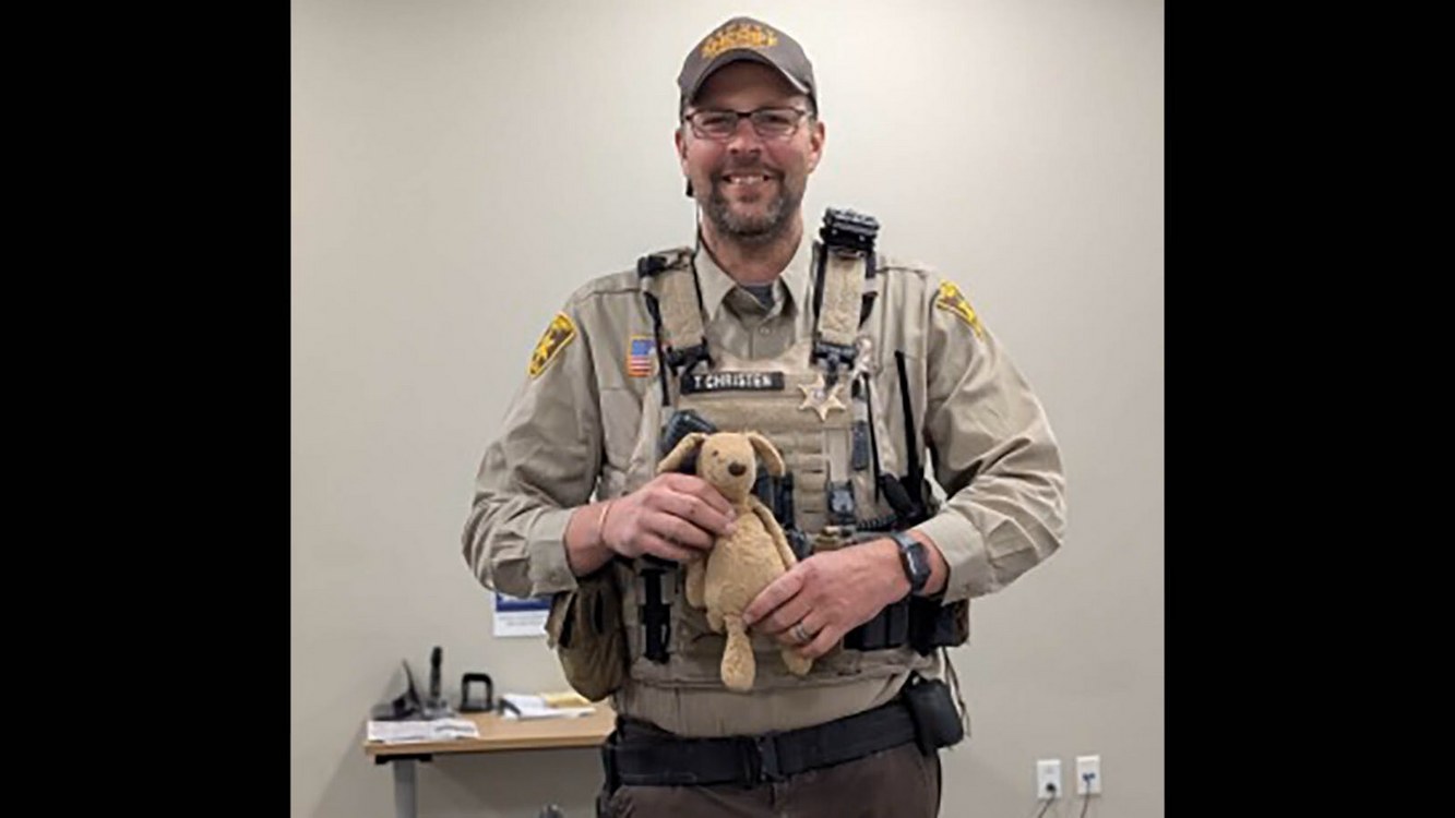 Police Find Lost Plushie While Teaching Boy a Valuable Lesson: 'There ...